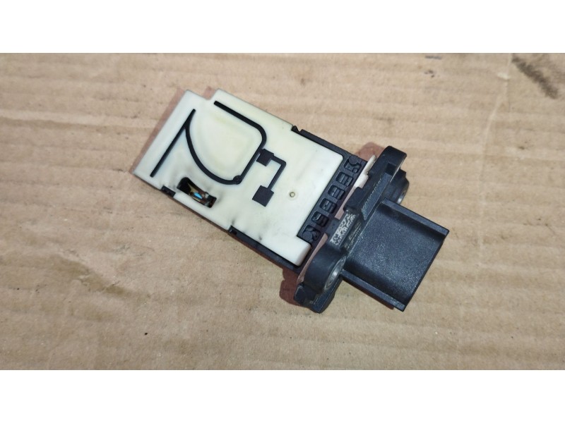Recambio de caudalimetro para nissan qashqai ii (j11, j11_) 1.5 dci referencia OEM IAM 93450753 5WK98504 H8201267959