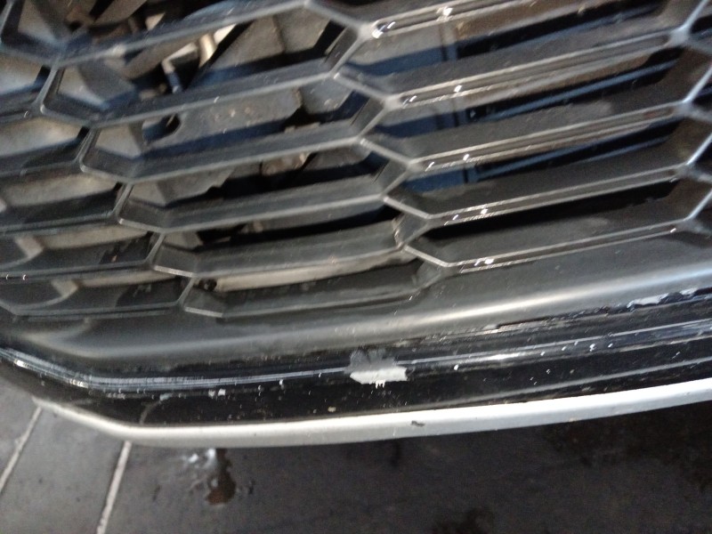 Recambio de paragolpes delantero para citroën c-crosser (vu_, vv_) 2.2 hdi referencia OEM IAM 6400B341  
