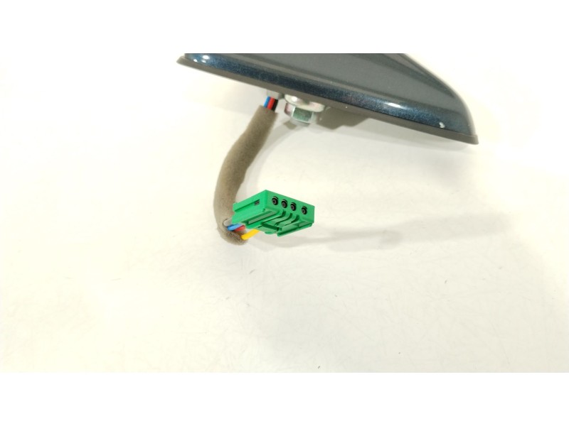 Recambio de antena para kia sorento () referencia OEM IAM 96210P2400B4U  