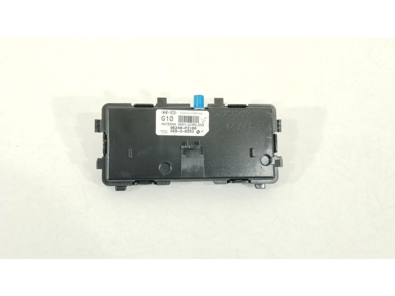 Recambio de antena para kia sorento () referencia OEM IAM 96240P2100  