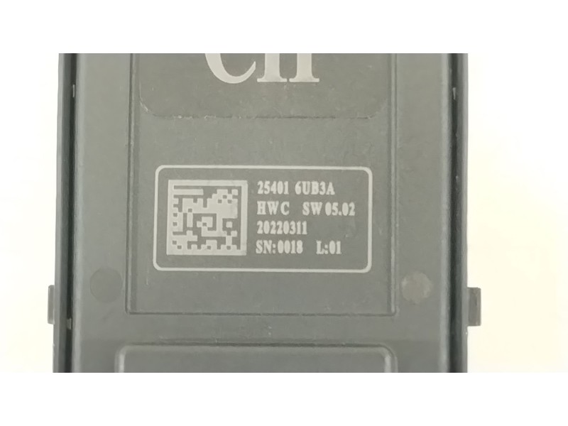 Recambio de mando elevalunas delantero izquierdo para nissan qashqai iii (j12) 1.3 dig-t referencia OEM IAM 254016UB3A  