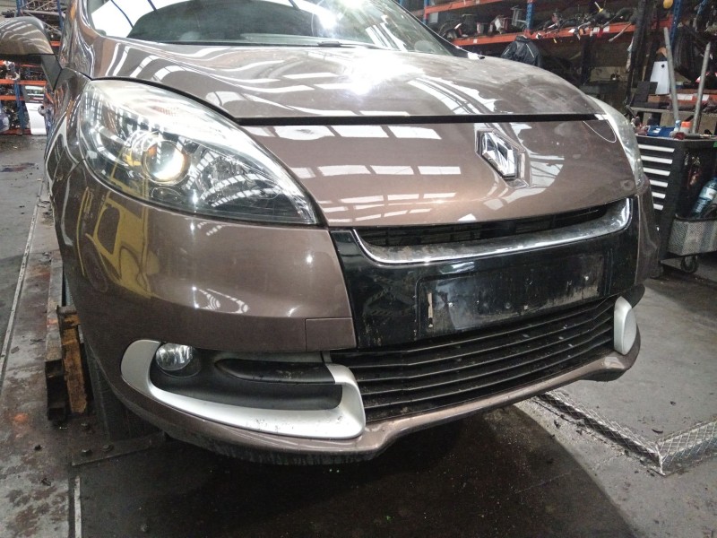 Recambio de paragolpes delantero para renault scénic iii (jz0/1_) 1.2 tce referencia OEM IAM 620223176R  
