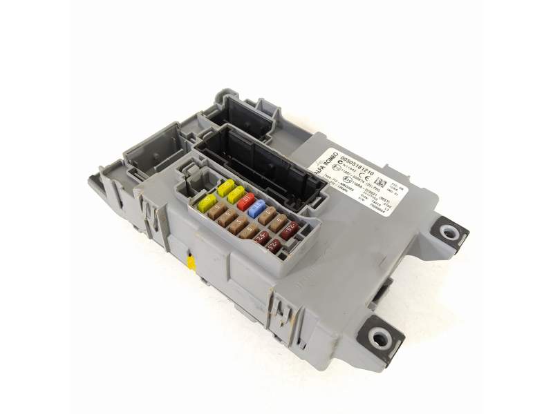 CAJA RELES / FUSIBLES 00505181210 28177152 