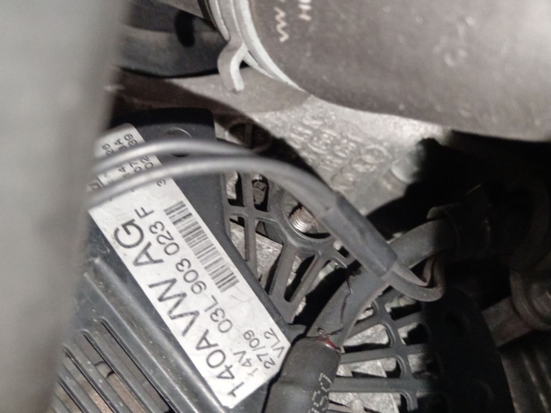 Recambio de alternador para volkswagen golf vi (5k1) 1.6 tdi referencia OEM IAM 03L903023F  
