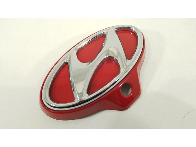 Recambio de emblema para hyundai i30 (pde, pd, pden) 1.5 referencia OEM IAM 87311G4100  