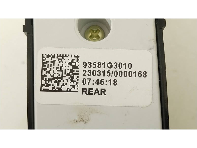 Recambio de mando elevalunas trasero izquierdo para hyundai i30 (pde, pd, pden) 1.5 referencia OEM IAM 93581G3010  