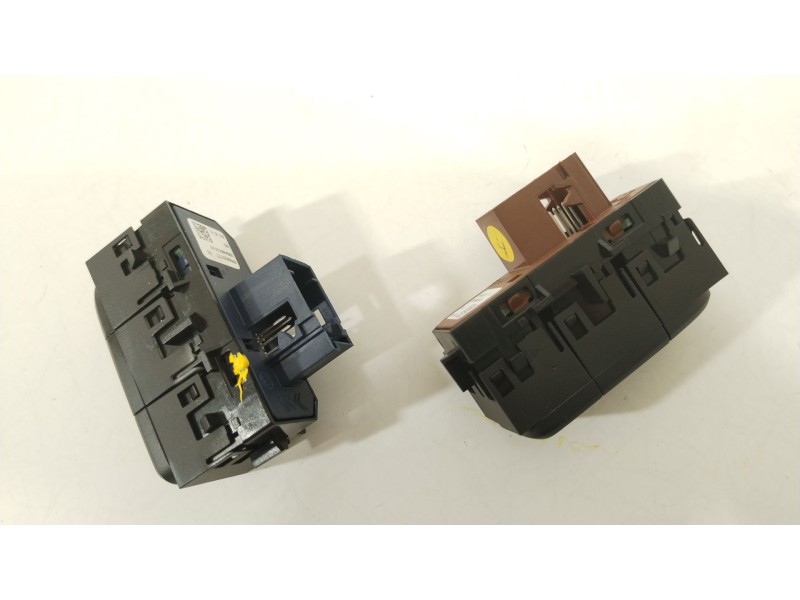 Recambio de mando multifuncion para opel crossland x / crossland (p17, p2qo) 1.2 (75) referencia OEM IAM YP00032077 YP00032777 