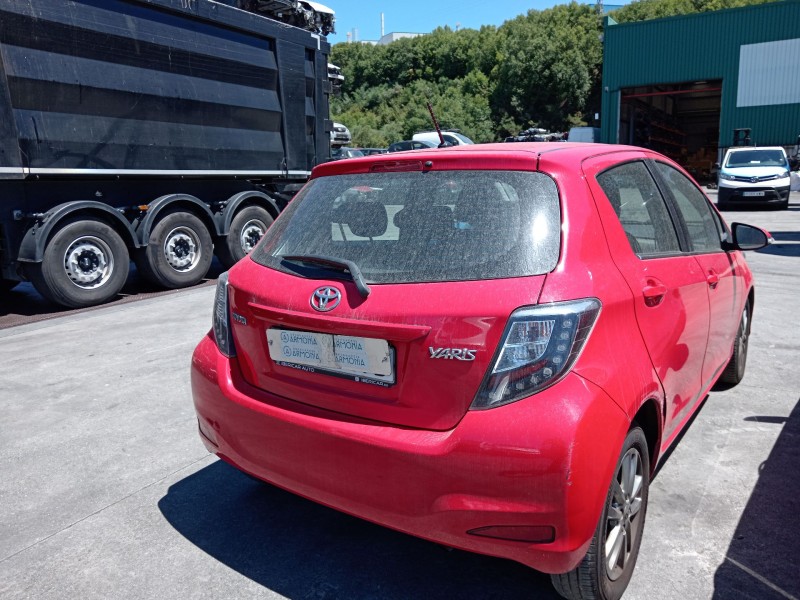 toyota yaris (_p13_) del año 2014