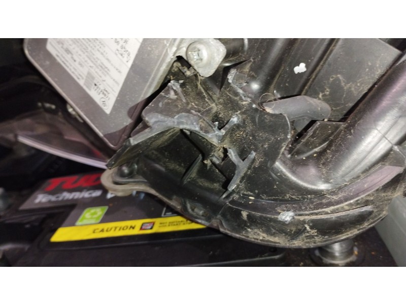 Recambio de faro derecho para citroën c4 aircross 1.8 hdi 150 referencia OEM IAM 1608388080 W3T209711Z12 