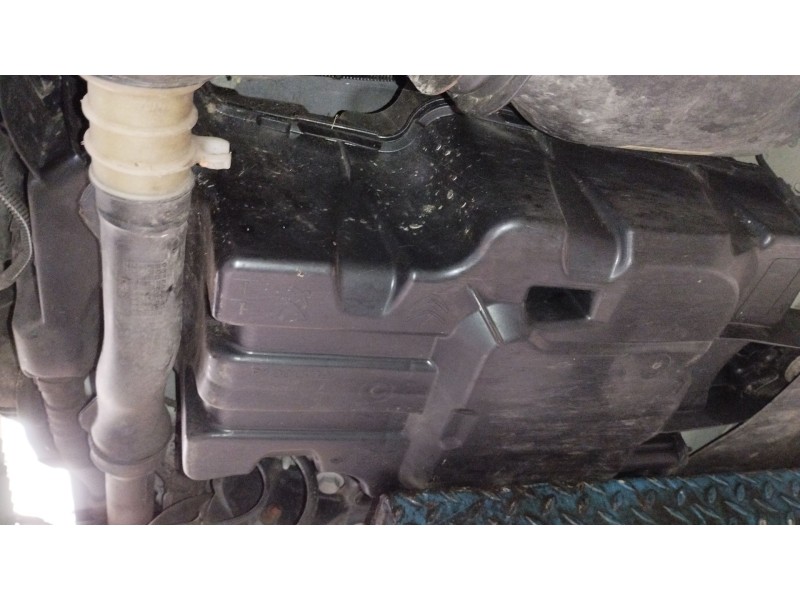 Recambio de deposito adblue para peugeot partner tepee 1.6 bluehdi 100 referencia OEM IAM P1001539 1682619880 