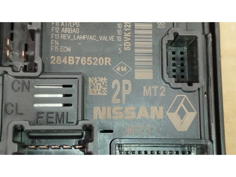 Recambio de caja reles / fusibles para dacia sandero iii 1.0 sce 65 referencia OEM IAM 284B76520R  