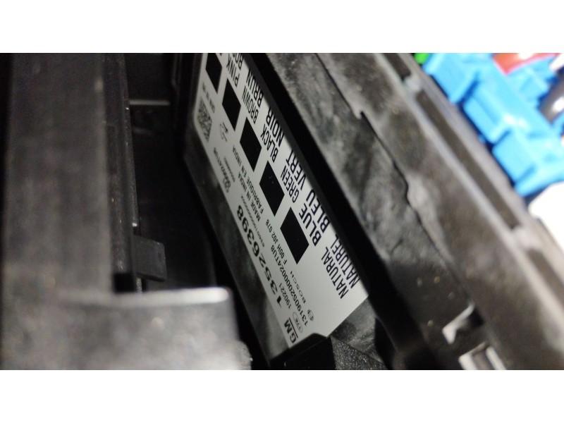 Recambio de caja reles / fusibles para opel astra k (b16) 1.6 cdti (68) referencia OEM IAM 13526398  