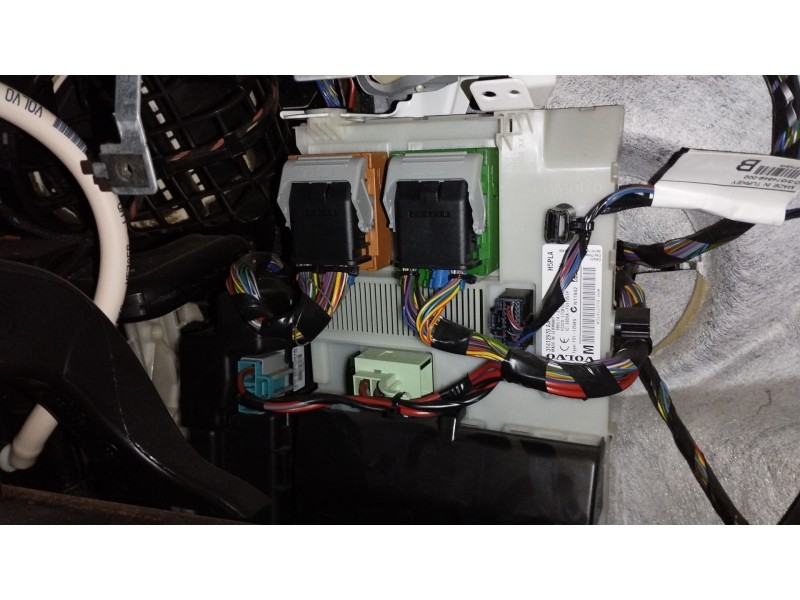 Recambio de caja reles / fusibles para volvo xc60 i suv (156) d4 referencia OEM IAM 31412970 98HL143720040AAB 