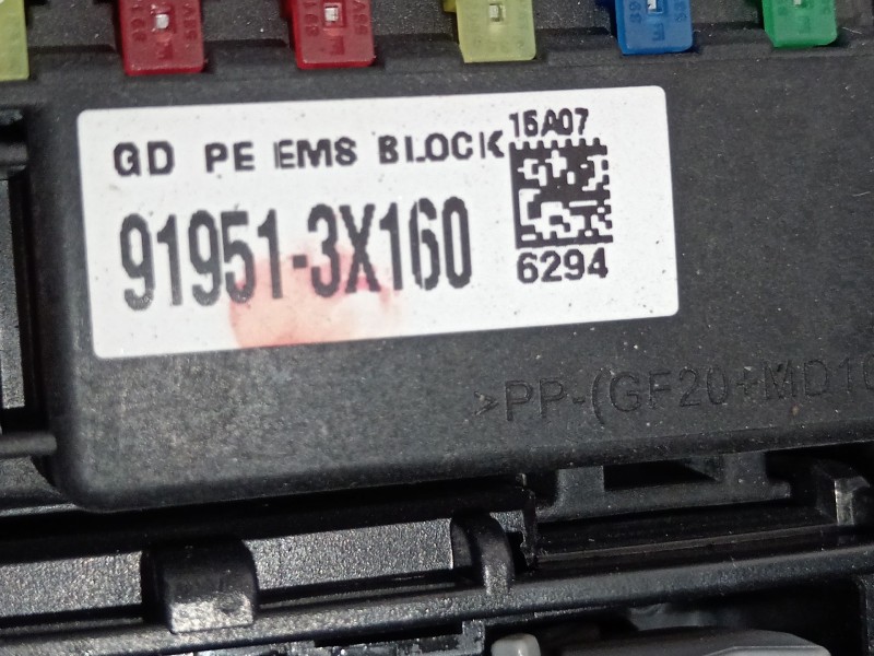 Recambio de caja reles / fusibles para hyundai i30 (gd) 1.4 crdi referencia OEM IAM 919513X160  