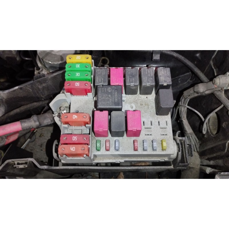 Recambio de caja reles / fusibles para fiat bravo ii (198_) 1.4 t-jet (198axg1b) referencia OEM IAM 51790930  