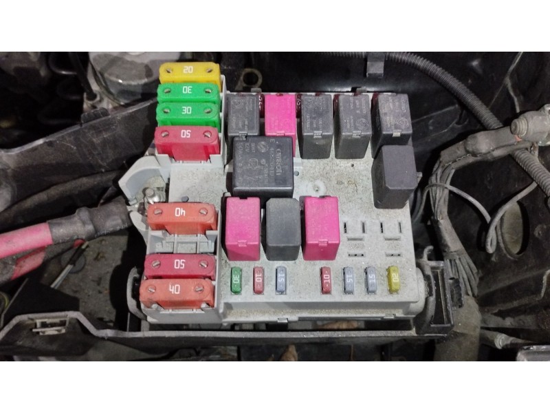 Recambio de caja reles / fusibles para fiat bravo ii (198_) 1.4 t-jet (198axg1b) referencia OEM IAM 51790930  