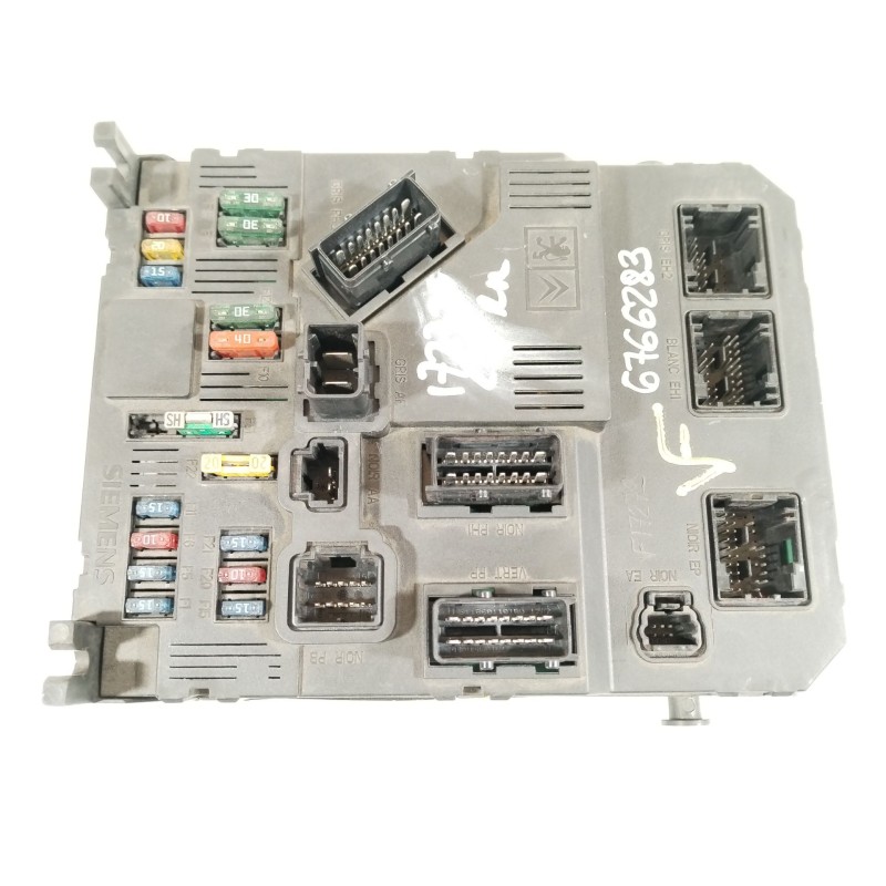 Recambio de caja reles / fusibles para citroën c3 i (fc_, fn_) 1.4 i referencia OEM IAM 658077  