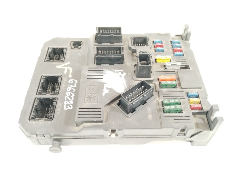 Recambio de caja reles / fusibles para citroën c3 i (fc_, fn_) 1.4 i referencia OEM IAM 658077  