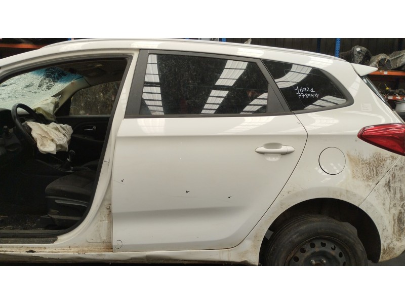 Recambio de puerta trasera izquierda para kia carens iv 1.7 crdi referencia OEM IAM 77003A4000  