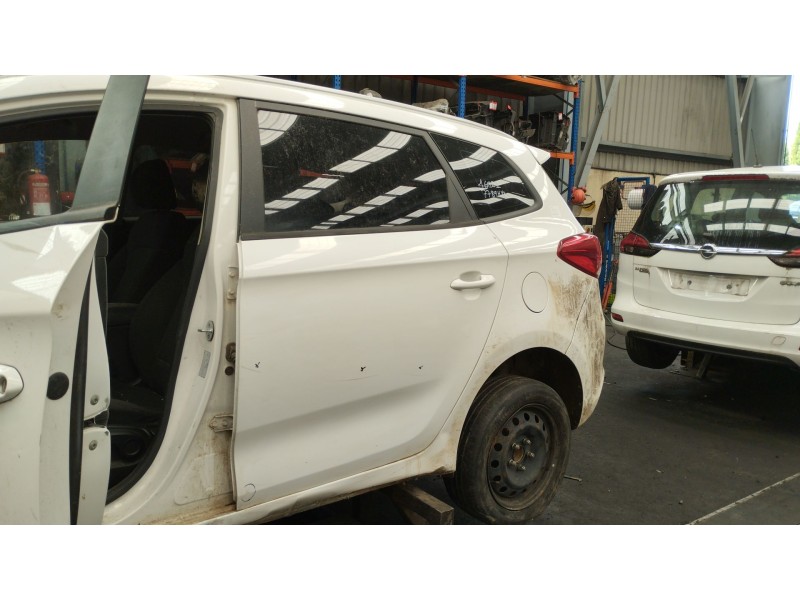 Recambio de puerta trasera izquierda para kia carens iv 1.7 crdi referencia OEM IAM 77003A4000  