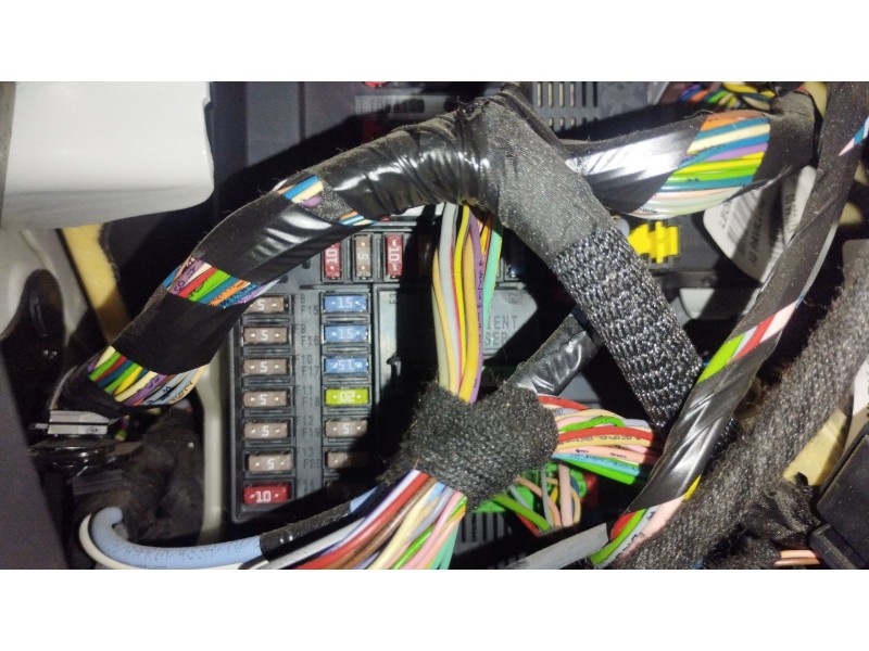 Recambio de caja reles / fusibles para peugeot 208 i (ca_, cc_) 1.2 puretech 82 referencia OEM IAM 9807532080  