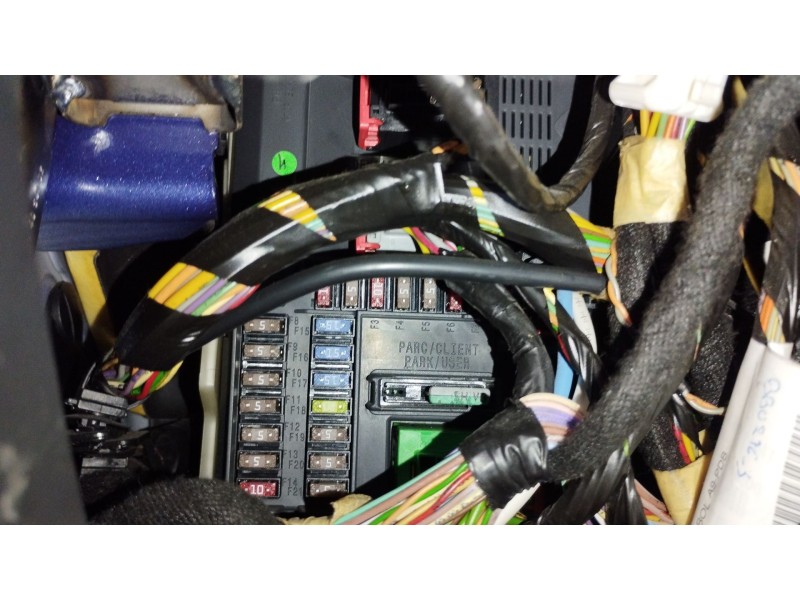 Recambio de caja reles / fusibles para peugeot 208 i (ca_, cc_) 1.6 hdi referencia OEM IAM 9678355980  