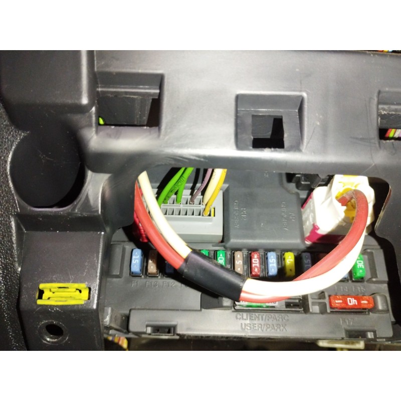 Recambio de caja reles / fusibles para citroën c3 picasso (sh_) 1.4 vti 95 referencia OEM IAM 9666952380  