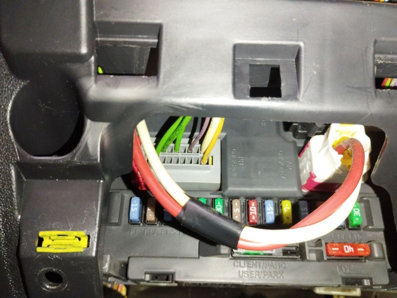 Recambio de caja reles / fusibles para citroën c3 picasso (sh_) 1.4 vti 95 referencia OEM IAM 9666952380  