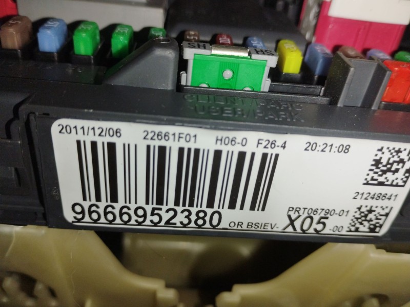 Recambio de caja reles / fusibles para citroën c3 picasso (sh_) 1.4 vti 95 referencia OEM IAM 9666952380  