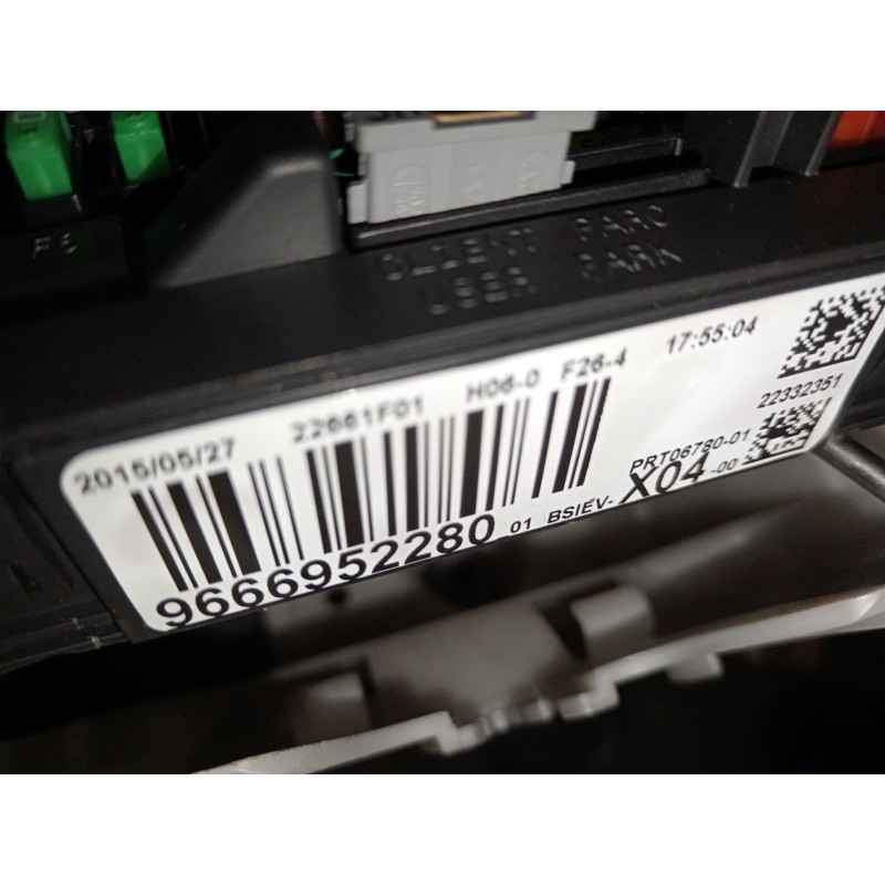 Recambio de caja reles / fusibles para citroën c3 ii (sc_) 1.2 thp 110 referencia OEM IAM 9666952280  