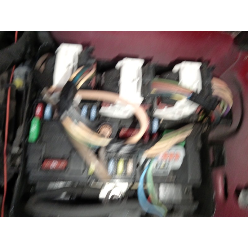 Recambio de caja reles / fusibles para citroën c3 ii (sc_) 1.2 thp 110 referencia OEM IAM 9667199680  