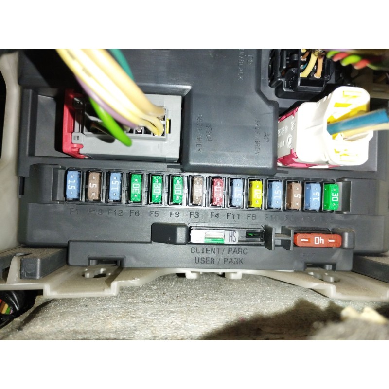 Recambio de caja reles / fusibles para citroën c3 ii (sc_) 1.2 vti 82 referencia OEM IAM 9666952180  