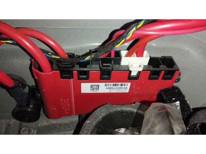 Recambio de caja reles / fusibles para bmw 1 (f20) 116 d referencia OEM IAM 922775204  
