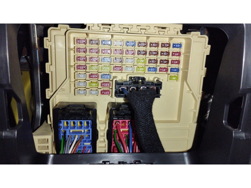 Recambio de caja reles / fusibles para kia xceed m6ah11 referencia OEM IAM 91951J7770  