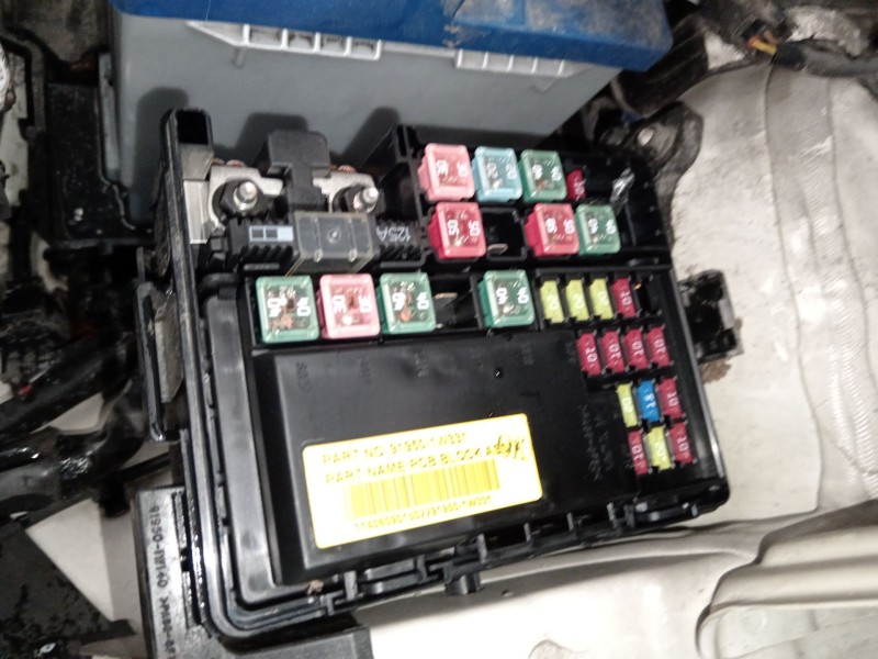 Recambio de caja reles / fusibles para kia rio iii (ub) 1.25 cvvt referencia OEM IAM 919501W331  