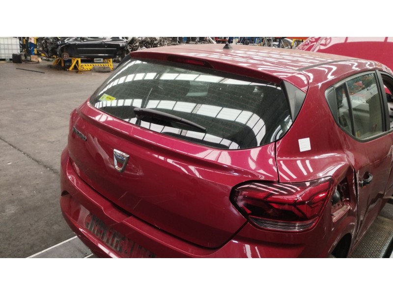 Recambio de porton trasero para dacia sandero iii 1.0 sce 65 referencia OEM IAM 901004249R  