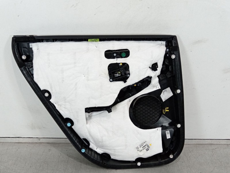 Recambio de guarnecido puerta trasera derecha para hyundai i30 (pde, pd, pden) 1.5 referencia OEM IAM 83302G4010  