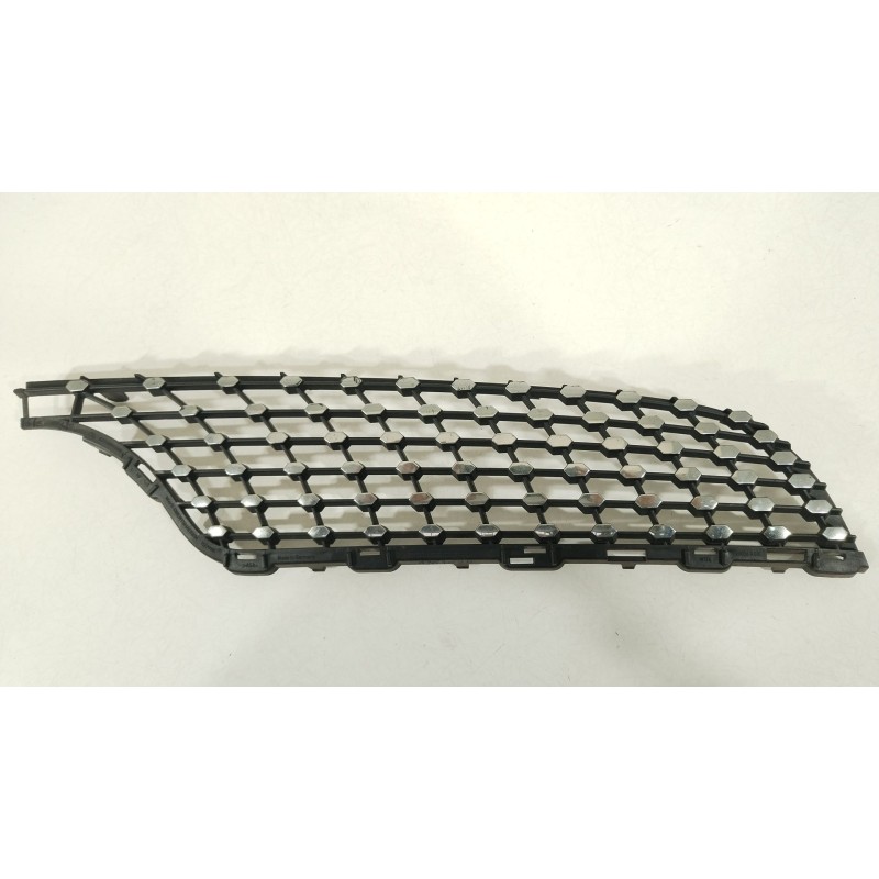 Recambio de rejilla delantera para mercedes-benz clase a (w176) a 200 (176.043) referencia OEM IAM A1768881660 11279981 