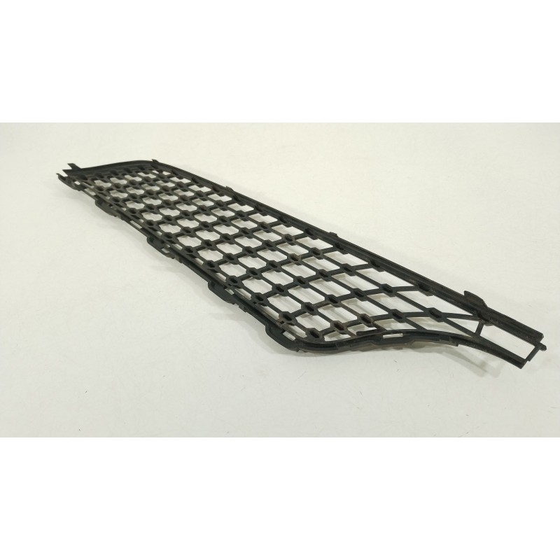 Recambio de rejilla delantera para mercedes-benz clase a (w176) a 200 (176.043) referencia OEM IAM A1768881660 11279981 