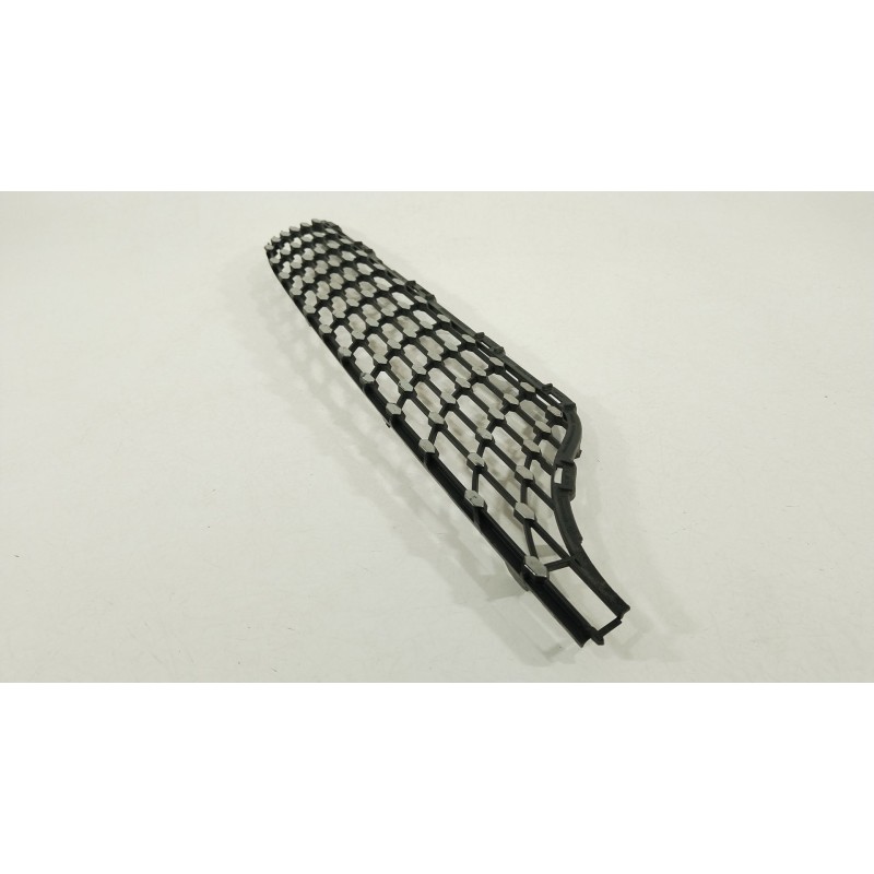 Recambio de rejilla delantera para mercedes-benz clase a (w176) a 200 (176.043) referencia OEM IAM A1768881660 11279981 