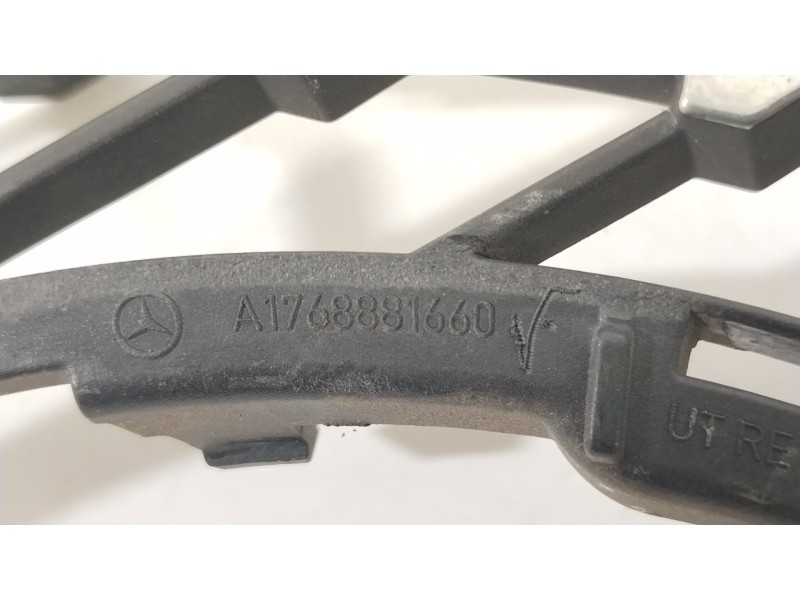 Recambio de rejilla delantera para mercedes-benz clase a (w176) a 200 (176.043) referencia OEM IAM A1768881660 11279981 