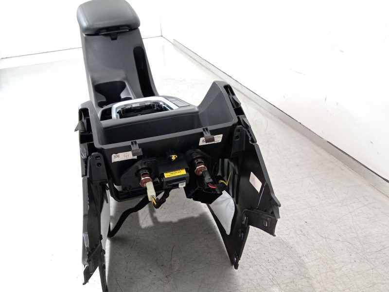 Recambio de consola central para hyundai i30 (pde, pd, pden) 1.5 referencia OEM IAM 84670G4000  