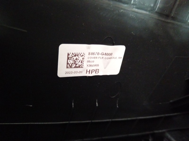 Recambio de consola central para hyundai i30 (pde, pd, pden) 1.5 referencia OEM IAM 84670G4000  