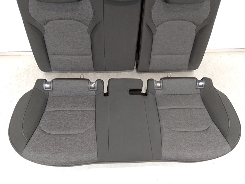 Recambio de asientos traseros para hyundai i30 (pde, pd, pden) 1.5 referencia OEM IAM 89150G4000  
