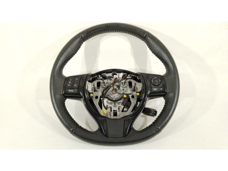 Recambio de volante para toyota yaris (_p13_) 1.5 hybrid (nhp130_) referencia OEM IAM 451000D 451020D30 