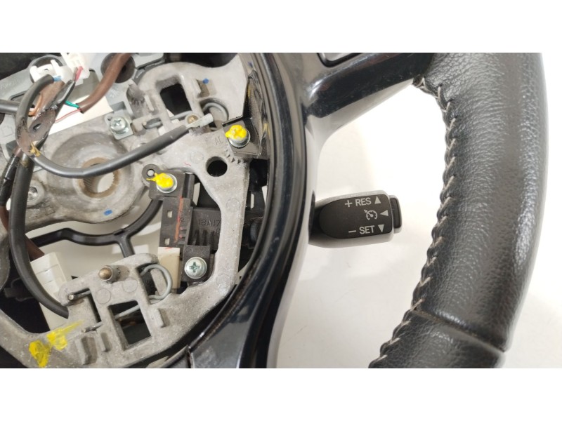 Recambio de volante para toyota yaris (_p13_) 1.5 hybrid (nhp130_) referencia OEM IAM 451000D 451020D30 