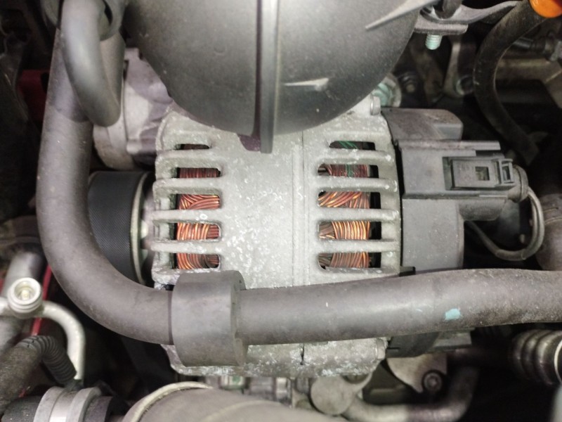 Recambio de alternador para seat leon (1p1) 2.0 tdi 16v referencia OEM IAM 06F903023C  