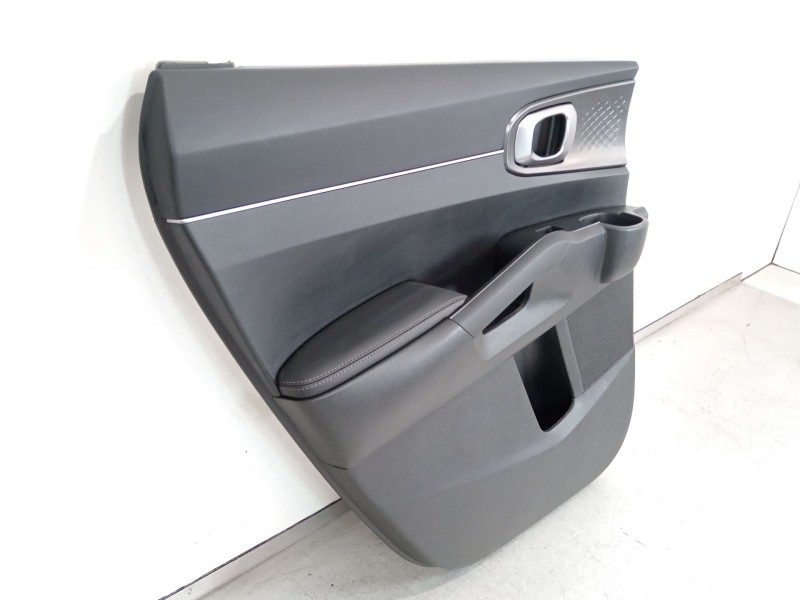 Recambio de guarnecido puerta trasera izquierda para kia sorento () referencia OEM IAM 83311P2000WK  