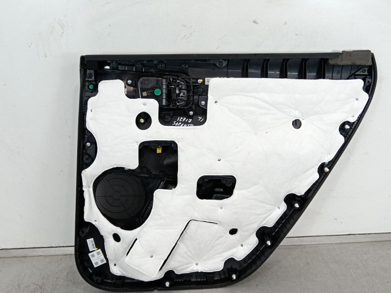 Recambio de guarnecido puerta trasera izquierda para kia sorento () referencia OEM IAM 83311P2000WK  