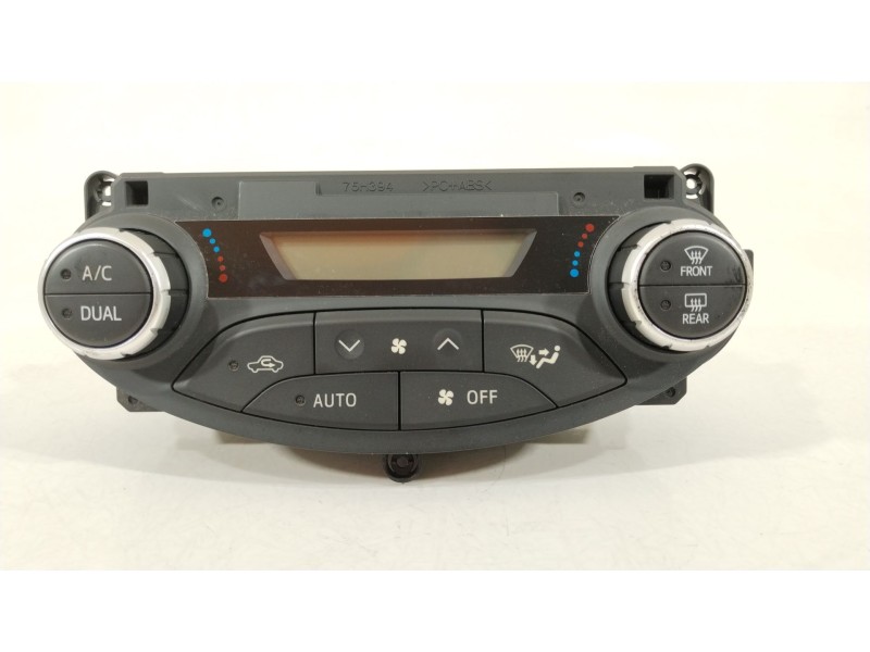Recambio de mando climatizador para toyota yaris (_p13_) 1.5 hybrid (nhp130_) referencia OEM IAM 559000D800C3  